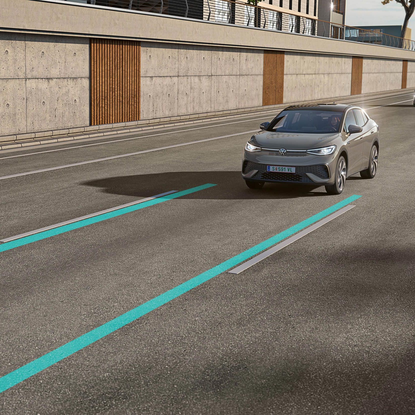 Illustration zeigt schematisch anhand eines VW ID.5 die Funktionsweise des Lane Assist.