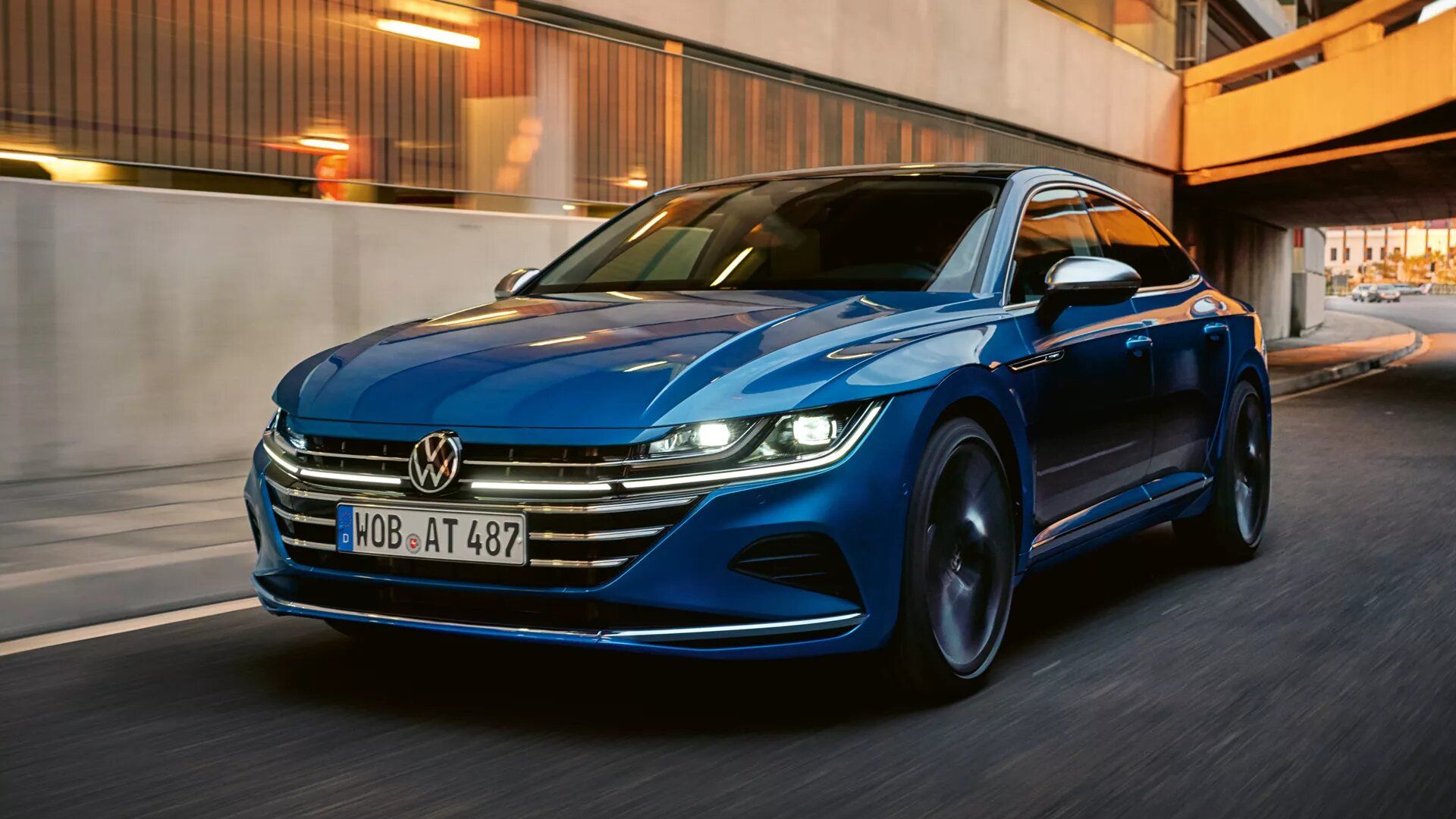 vw volkswagen t-roc gelb stadt