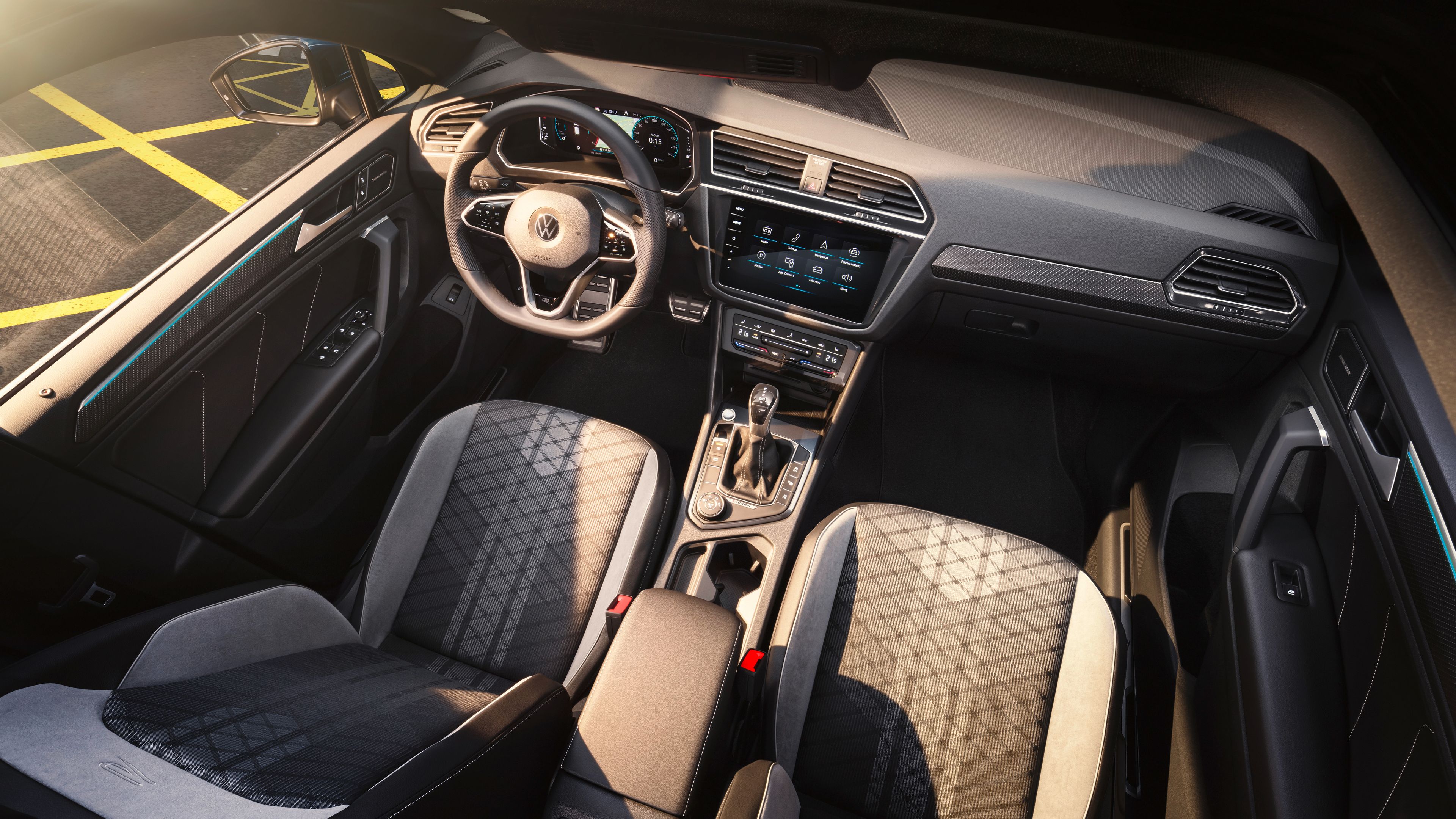 Світова прем'єра оновленого Tiguan та нового Tiguan R